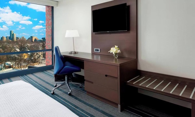 Cambridgeport House | Best Value, Quality Stay! City View, Walk to Cafes, Shops & Universities