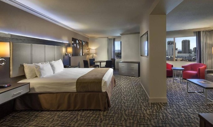 Gateway District House | Best Vegas Find! Spacious Suite, 2 Pools, Close to Fremont Street Experience!