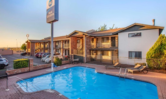 Holbrook Hotel | Best Western Arizonian Inn