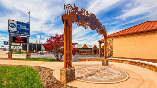 Branson Theater District Hotel | Best Western Center Pointe Inn