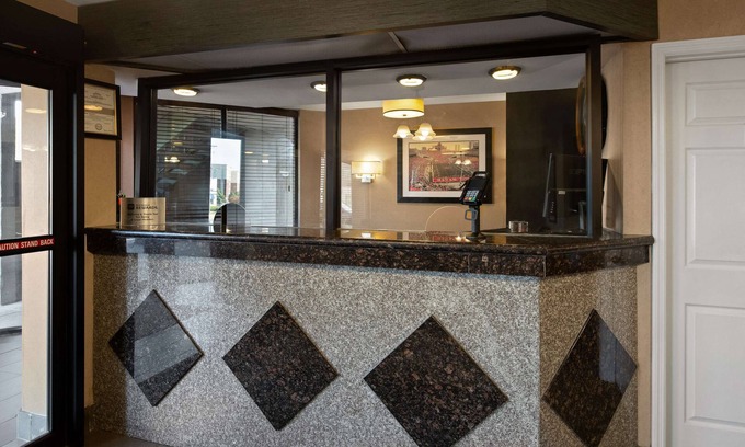 Grove City Hotel | Best Western Executive Inn