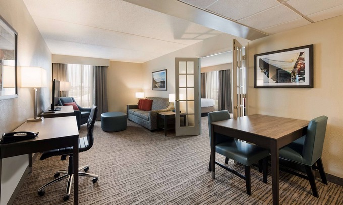 Clear Lake Hotel | Best Western Holiday Lodge