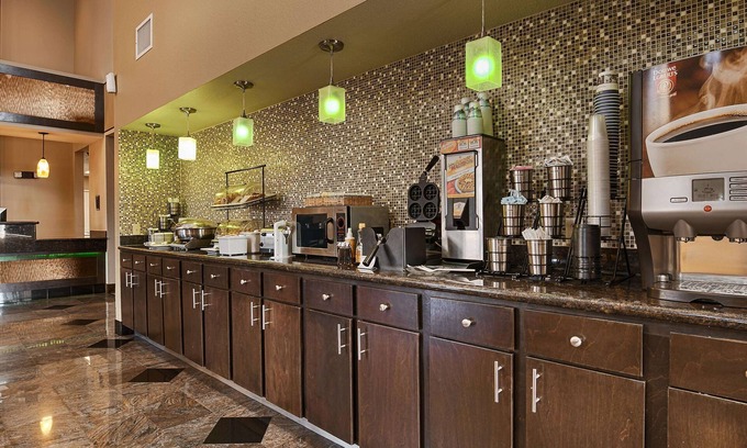 Lake Charles Hotel | Best Western Inn & Suites - Lake Charles