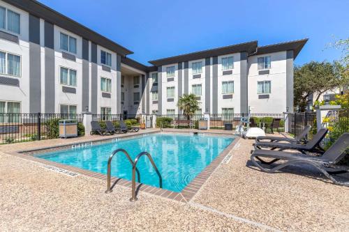 Wetmore Hotel | Best Western Medical Center North Inn & Suites Near Six Flags