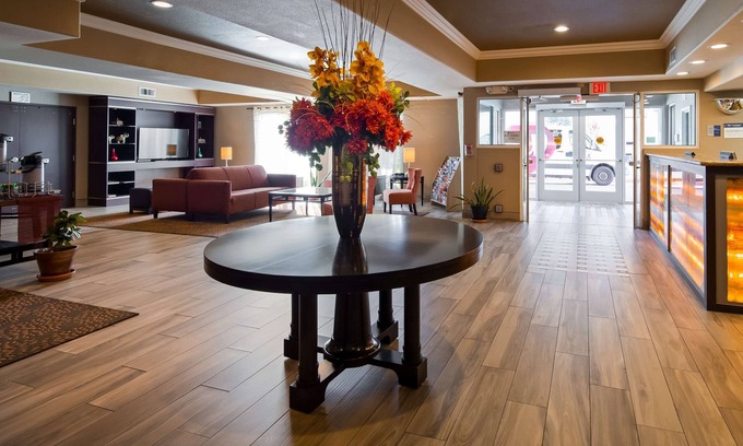 Oakland Hotel | Best Western Plus Airport Inn & Suites