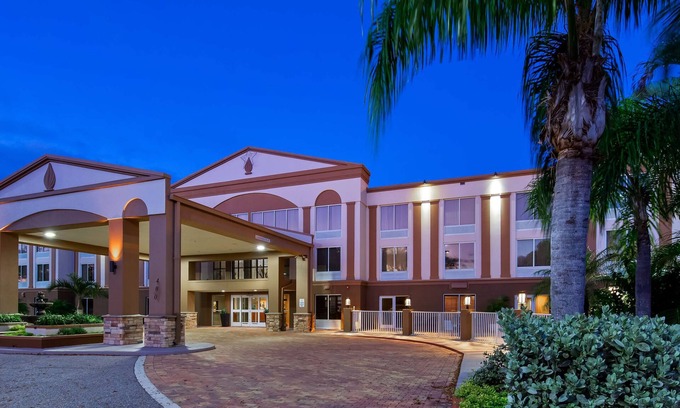 Venice Hotel | Best Western Plus Ambassador Suites Venice