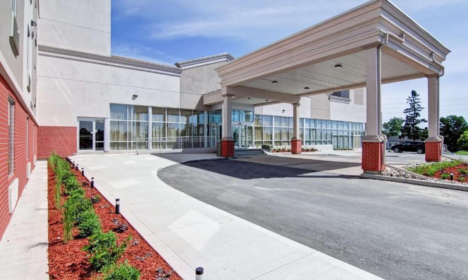Bowmanville Hotel | Best Western Plus Bowmanville