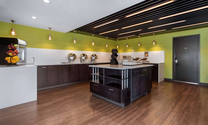 Saskatoon Hotel | Best Western Plus East Side