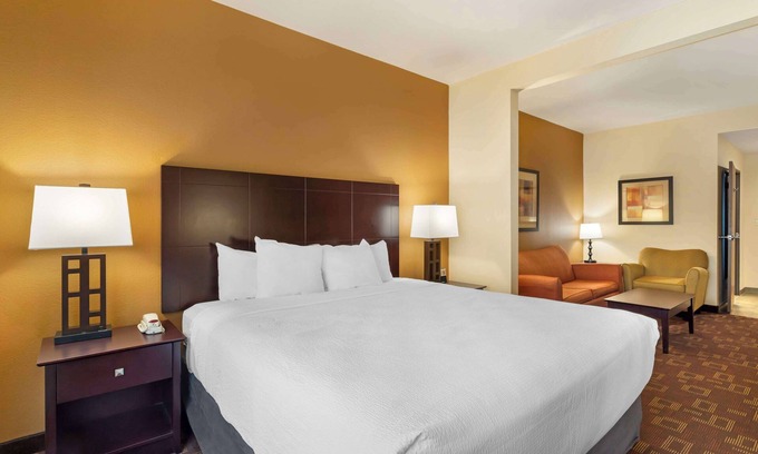 Goliad Hotel | Best Western Plus Goliad Inn & Suites