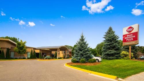 Point Edward Hotel | Best Western Plus Guildwood Inn