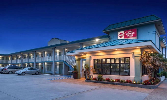 Cottage Line Hotel | Best Western Plus Holiday Sands Inn & Suites