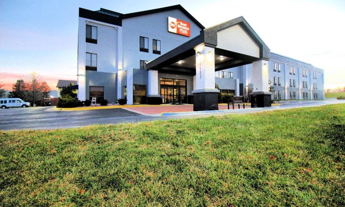 Waldron Hotel | Best Western Plus Kansas City Airport - KCI East