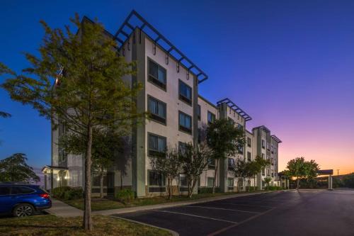 West San Antonio Hotel | Best Western Plus Lackland Hotel and Suites.