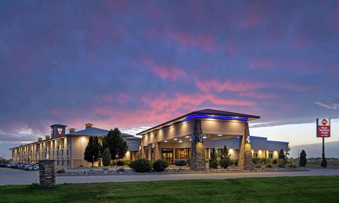 Kearney Hotel | Best Western Plus Mid Nebraska Inn & Suites