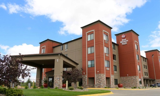 Carter Lake Hotel | Best Western Plus Omaha Airport Inn