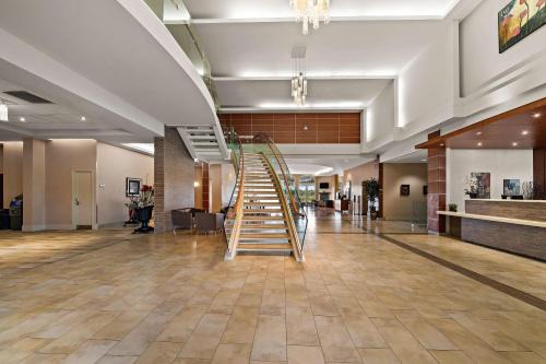Orangeville Hotel | Best Western Plus Orangeville Inn & Suites