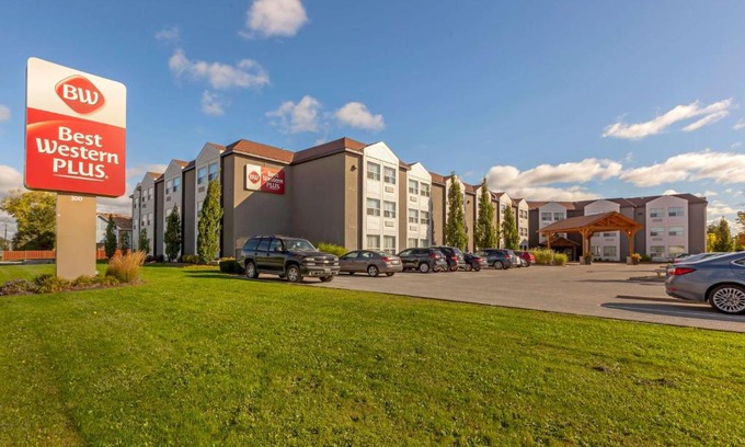 Welland Hotel | Best Western Plus Rose City Suites