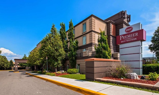 Etobicoke Hotel | Best Western Premier Toronto Airport Carlingview Hotel
