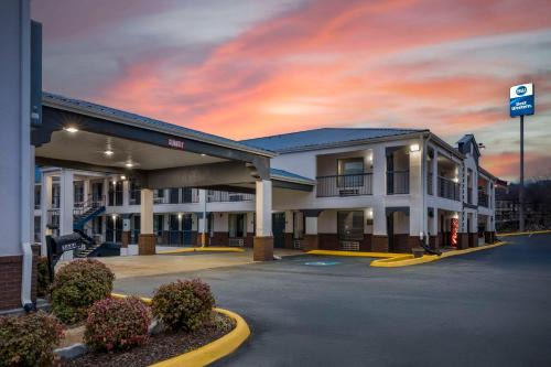 Lookout Valley Neighborhood Association Hotel | Best Western Royal Inn