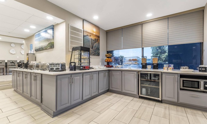 Salisbury Hotel | Best Western Salisbury Plaza
