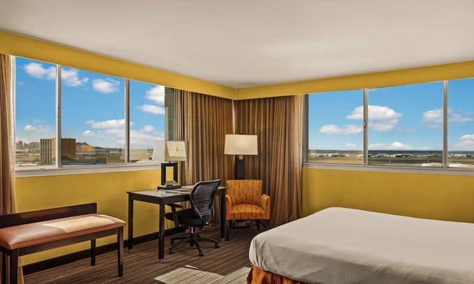 Western Honolulu House | Best Western The Plaza | King Bed with City View | Free Breakfast and Shuttle