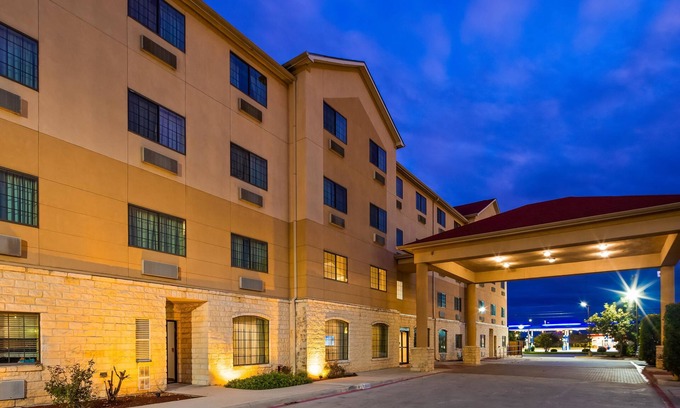 North San Antonio - SAT Hotel | Best Western Windsor Pointe Hotel & Suites-Frost Bank Center