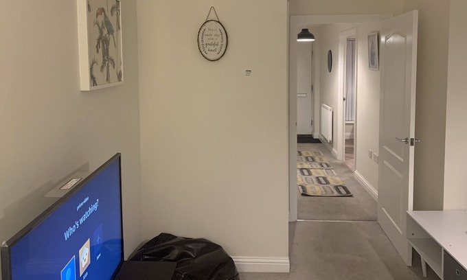 Sittingbourne House | Beta, Double Room, City Centre, Sittinbourne Kent