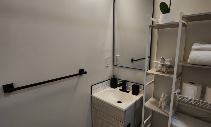 Edmonton Apartment | Bethel Cozy Studio