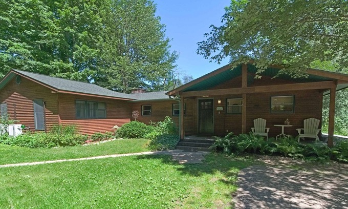 Thompsonville Cottage | Betsie Bliss Cottage, Riverfront/Hot Tub, Skiing, Golf