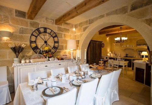 Qala Bed & Breakfast | Betty Cake B&B