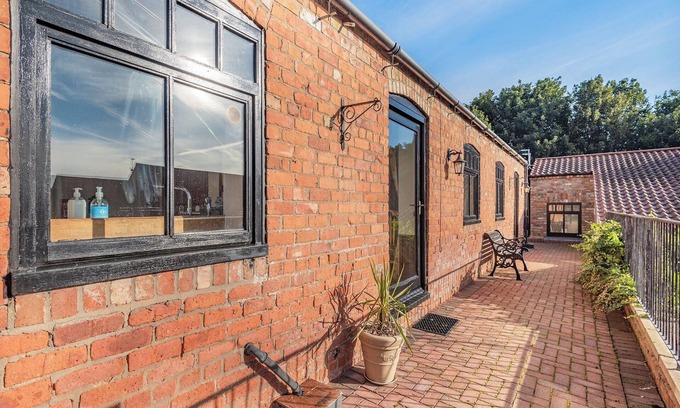 Horncastle Cottage | Betty Hutton - UK36661