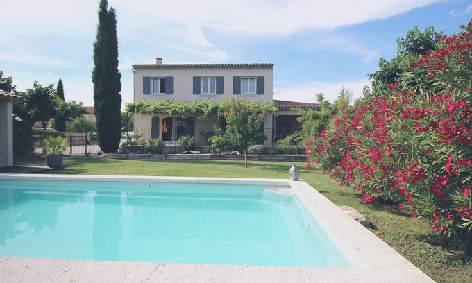 Chateaurenard House | Between Avignon and St-Rémy-de-Pce, air-conditioned villa, fenced pool, dog allowed (1).