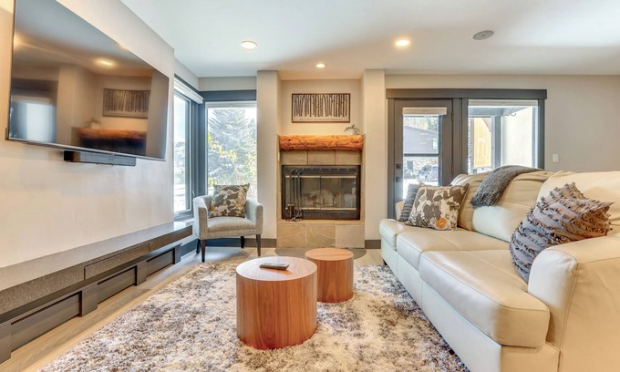 Eagle-Vail Condo | Between Beaver Creek & Vail: Modern Condo w/View!
