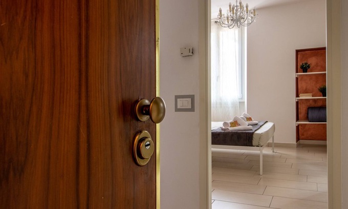 Raffa Apartment | Between lake and vineyards: spacious apartment near beaches