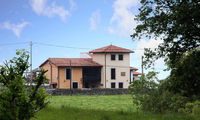 Obaya House | Between Lastres and Ribadesella, Colunga in front of the sea.