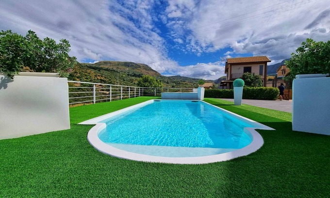 Trabia Villa | Between Palermo and Cefalù quiet context, villa with pool - wifi