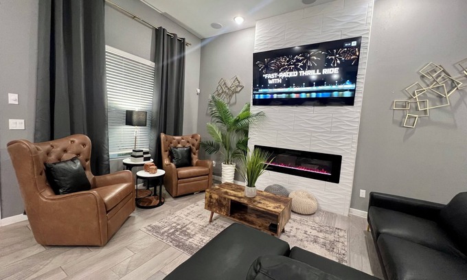 Biggs Field House | Beverly Home Charming 3-bedroom house with fitness room and AC in lovely El Paso