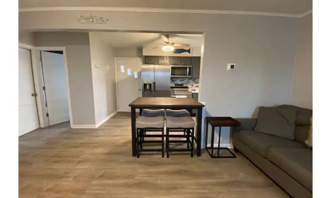 Sandusky House | BFFs Getaway Home near CEDAR POINT & SPORTS FORCE