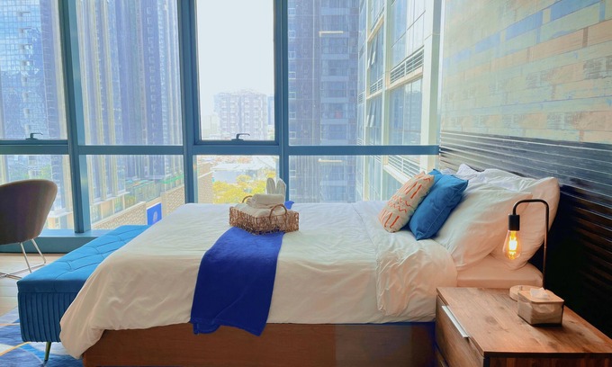 Pinagsama Condo | BGC Cozy Condo - Pool & Wi-Fi - Suite 17