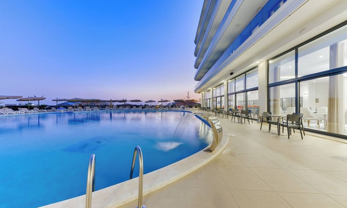 Dobra Voda Hotel | BH Hotel