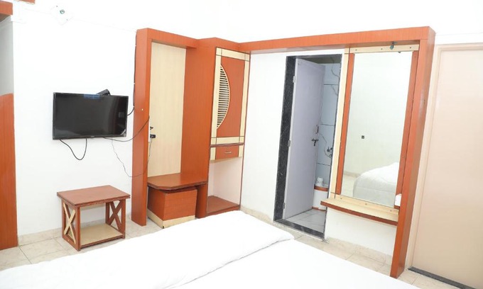 Satara Hotel | Bharat Residency, Satara