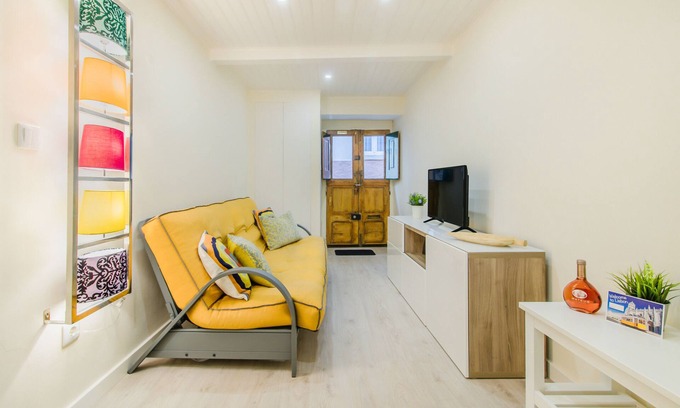 Misericordia Apartment | Bica Lovely Tram in Lisbon
