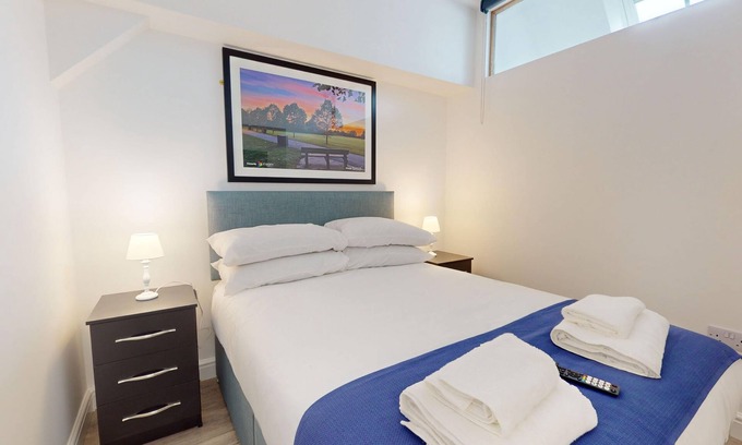 Bicester Apartment | Bicester Court Lodge The Bure Room | Bicester Holiday Let | 1 Bed & Sleeps 2