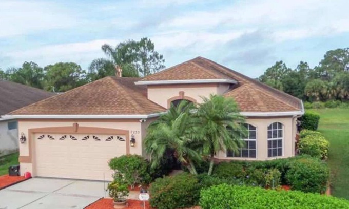 Lakeside Plantation House | Bicycle/Walking Community - Health Spa Relaxing Home