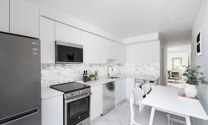 De Lorimier Apartment | Bienvenue dans ce superbe appartement au cœur du Plateau-Mont-Royal.