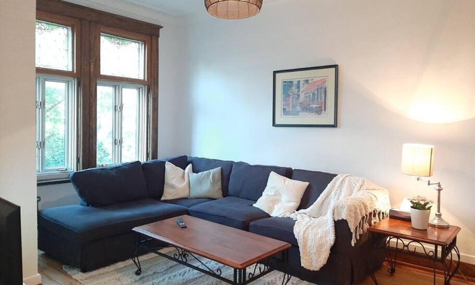 Maisonneuve Apartment | BIG 3BR appartment at Olympic Stadium at PIE-IX Metro station