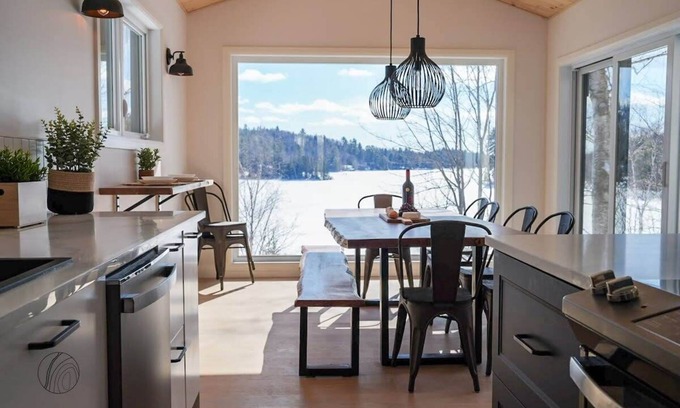Saint-Didace House | Big Bear | hot tub | bord Lac Thomas