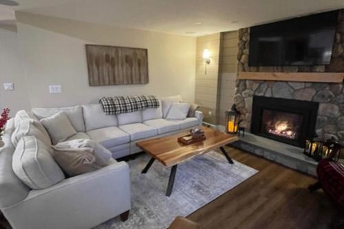 Gray House | Big Birch on Little Sebago Lake