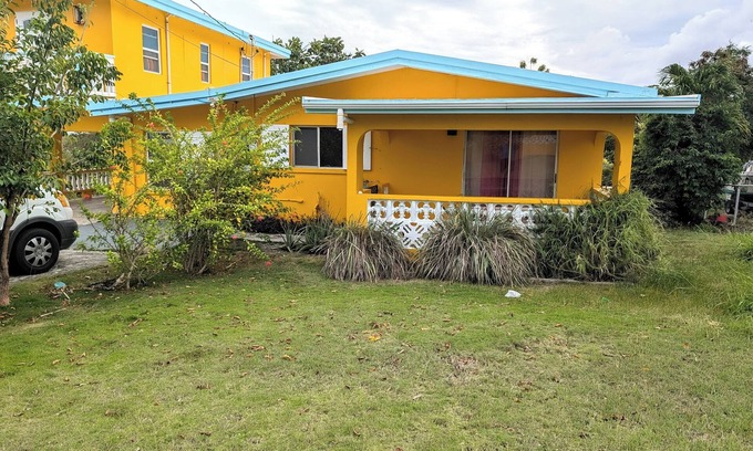 Estate Beeston Hill House | Big Bird!