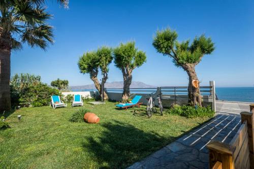 Nopigia Villa | Big Blue Exclusive Beachfront Villa